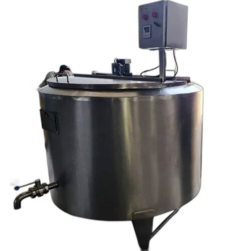 Bulk Milk Cooler - Color: Silver