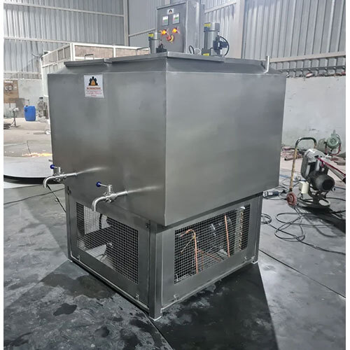 Water Chilling Plant - Stainless Steel Construction, Industrial Use with Good Quality Performance