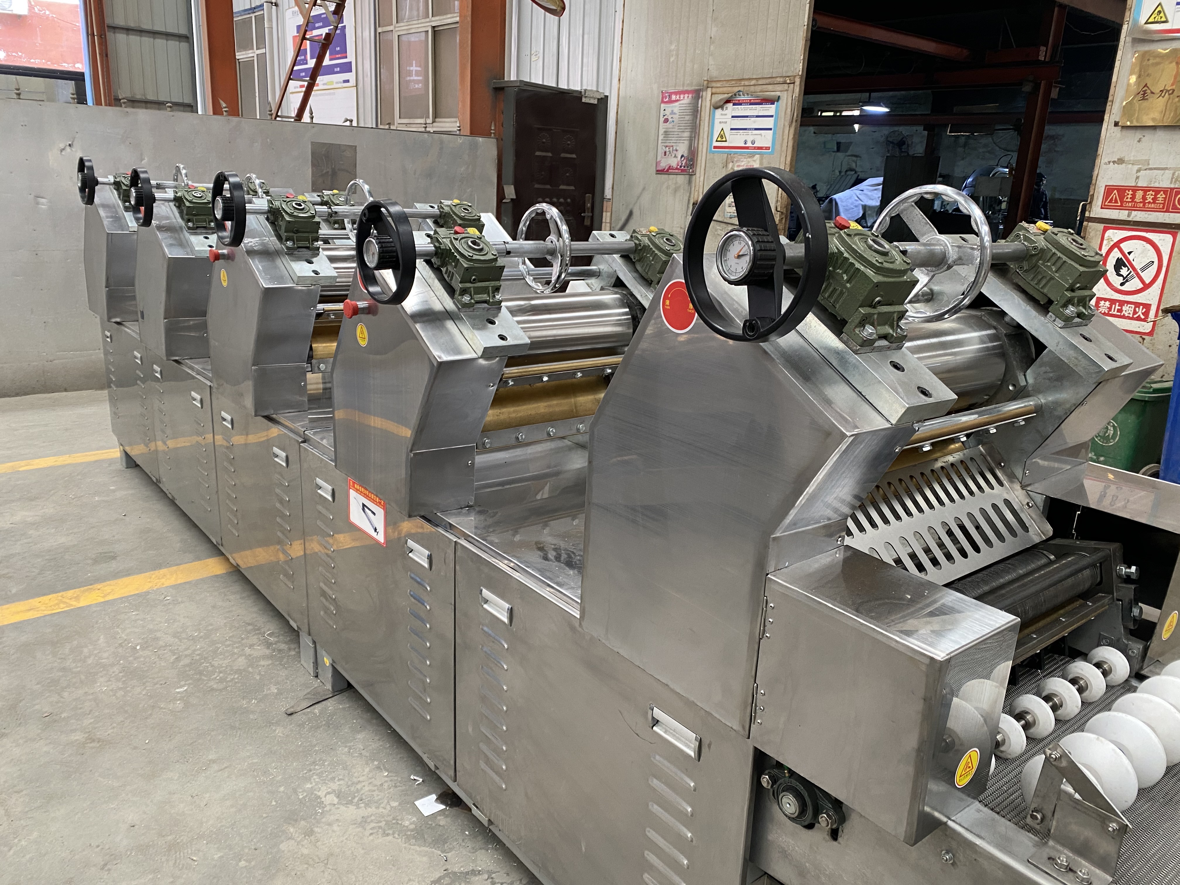 Long Life Noodle Production Line Fried Instant Noodles Making Machine - Capacity: 370 Pcs/min