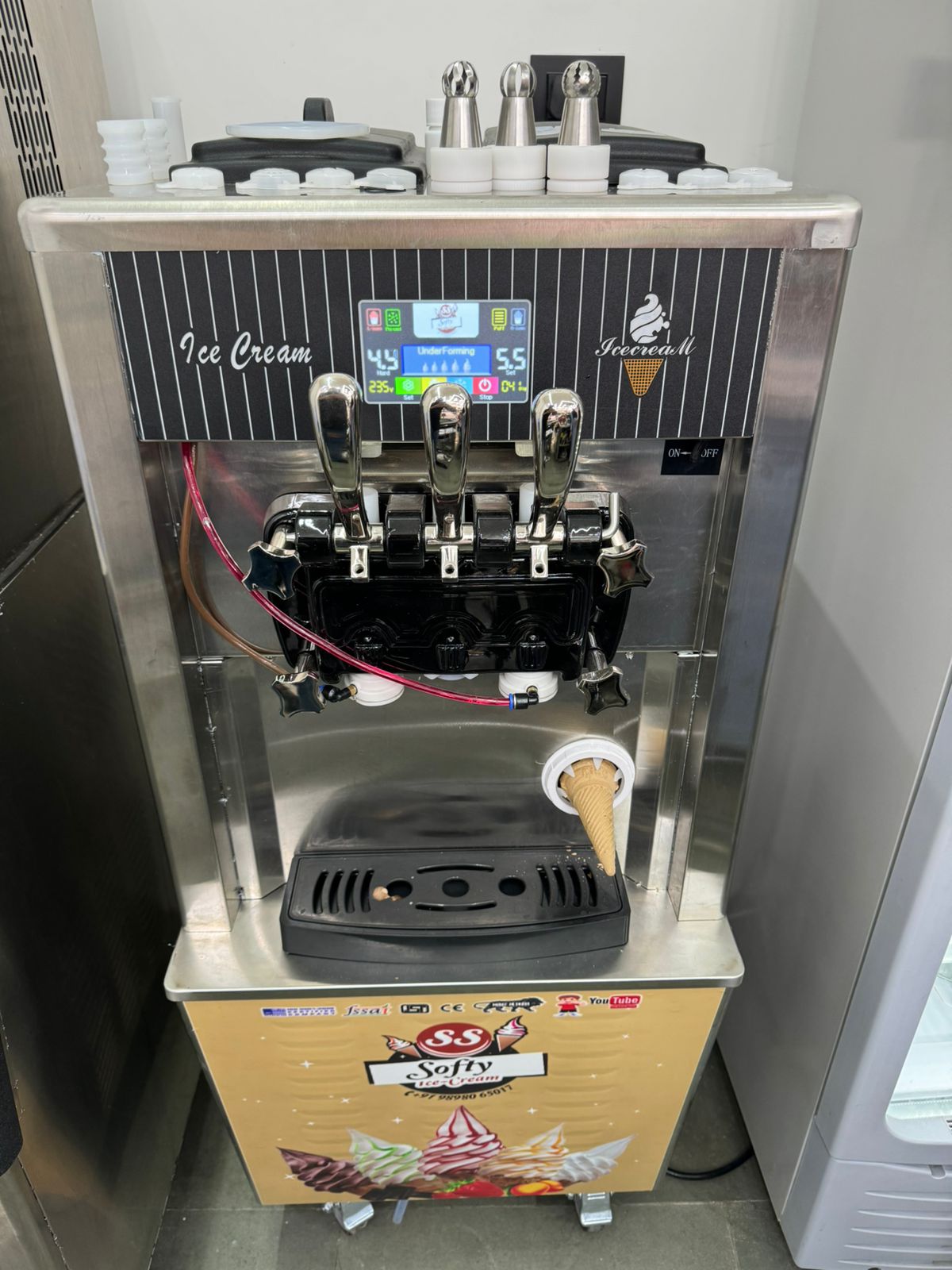 2+1 SS Model Softy Ice Cream Machine PLC  With TOpping