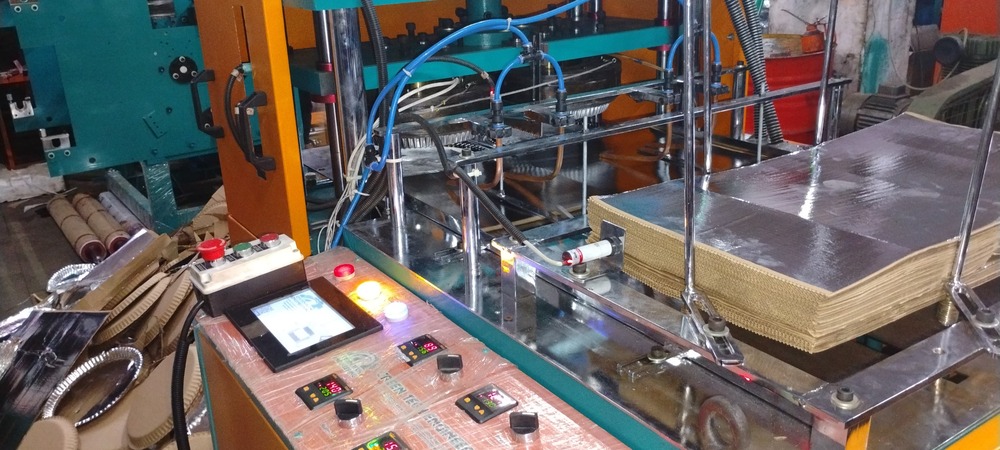 Double Die Buffet Plate Making Machine. - Capacity: 36 Pcs/min