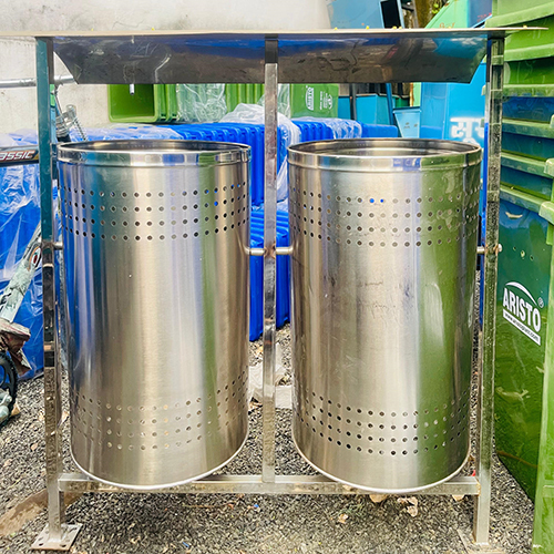 SS Dustbin With Stand
