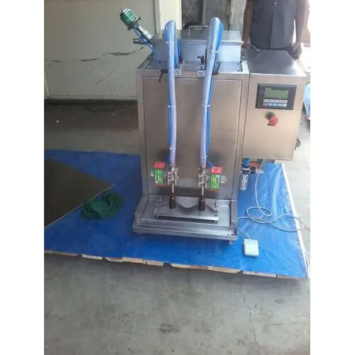 Semi-Automatic Viscous Liquid Filling Machine - Application: Beverage