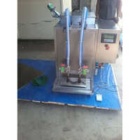 Semi-automatic Viscous Liquid Filling Machine - Application: Beverage
