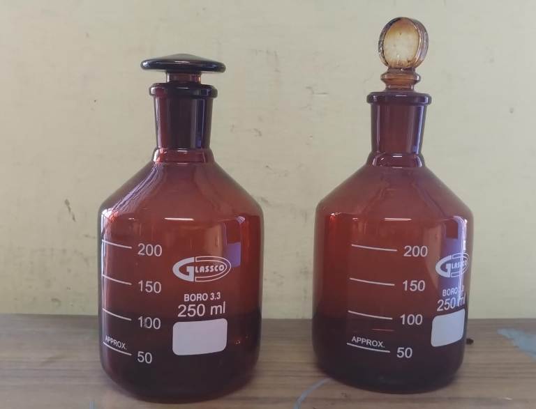 Amber Glass Bottles 250Ml - Application: Laboratory