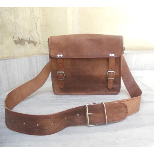 Cross Body Leather Bag - Color: Brown