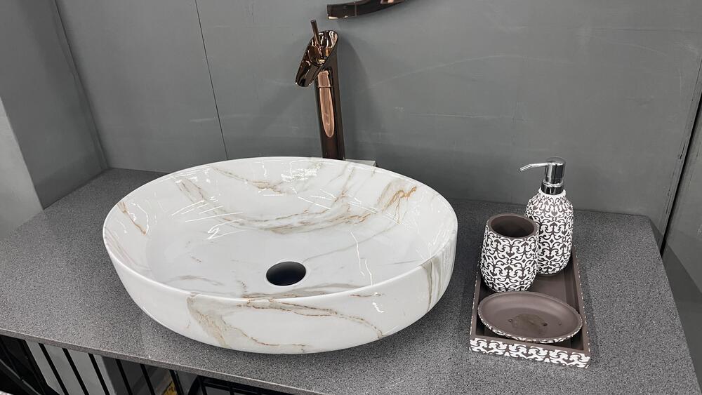 CERAMIC WASH BASIN IMPORTED