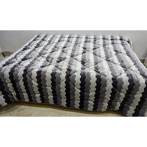 Wave Winter Double Quilt - Material: 100% Polyester