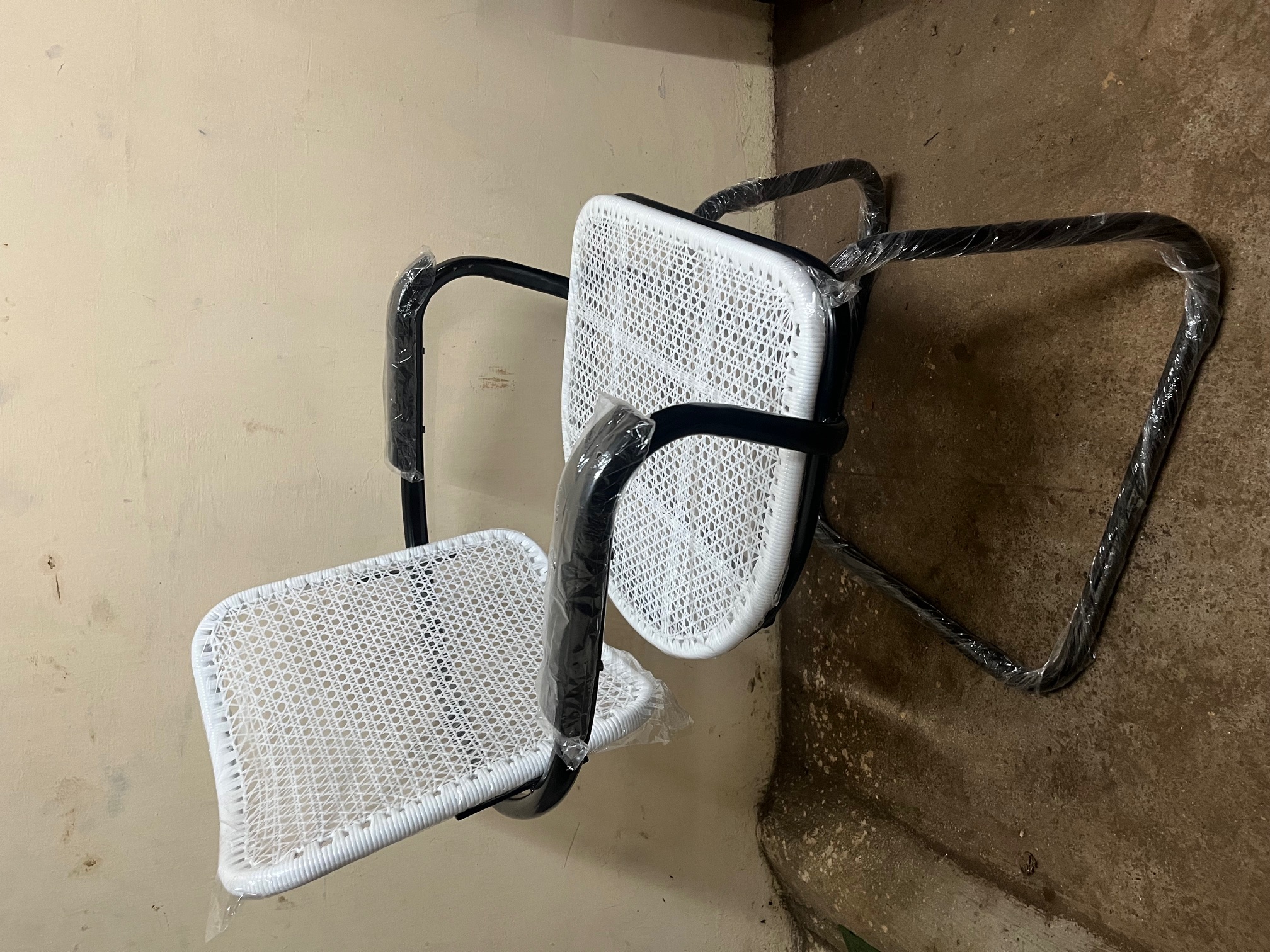 Wired Visitor Chair - Application: Office