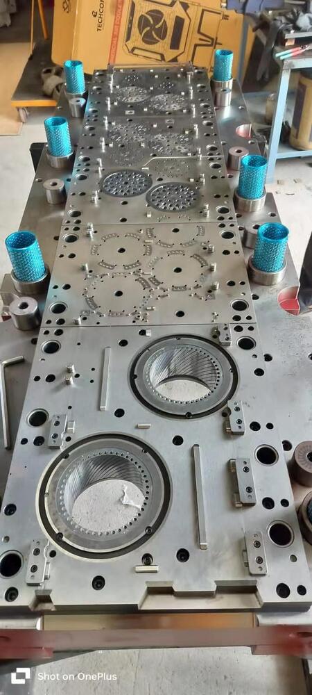 China High Precision Mold Manufacturer Custom Design OEM Stamping Mould Personality Professional