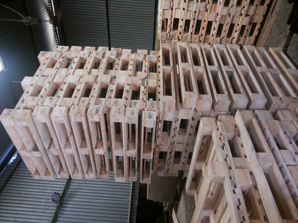 Heat Treated Wooden Pallets - Color: Brown