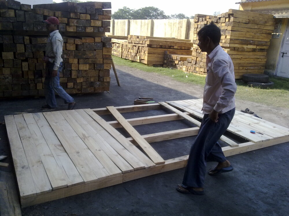 Heavy Duty Export Base Pallets - Color: Brown