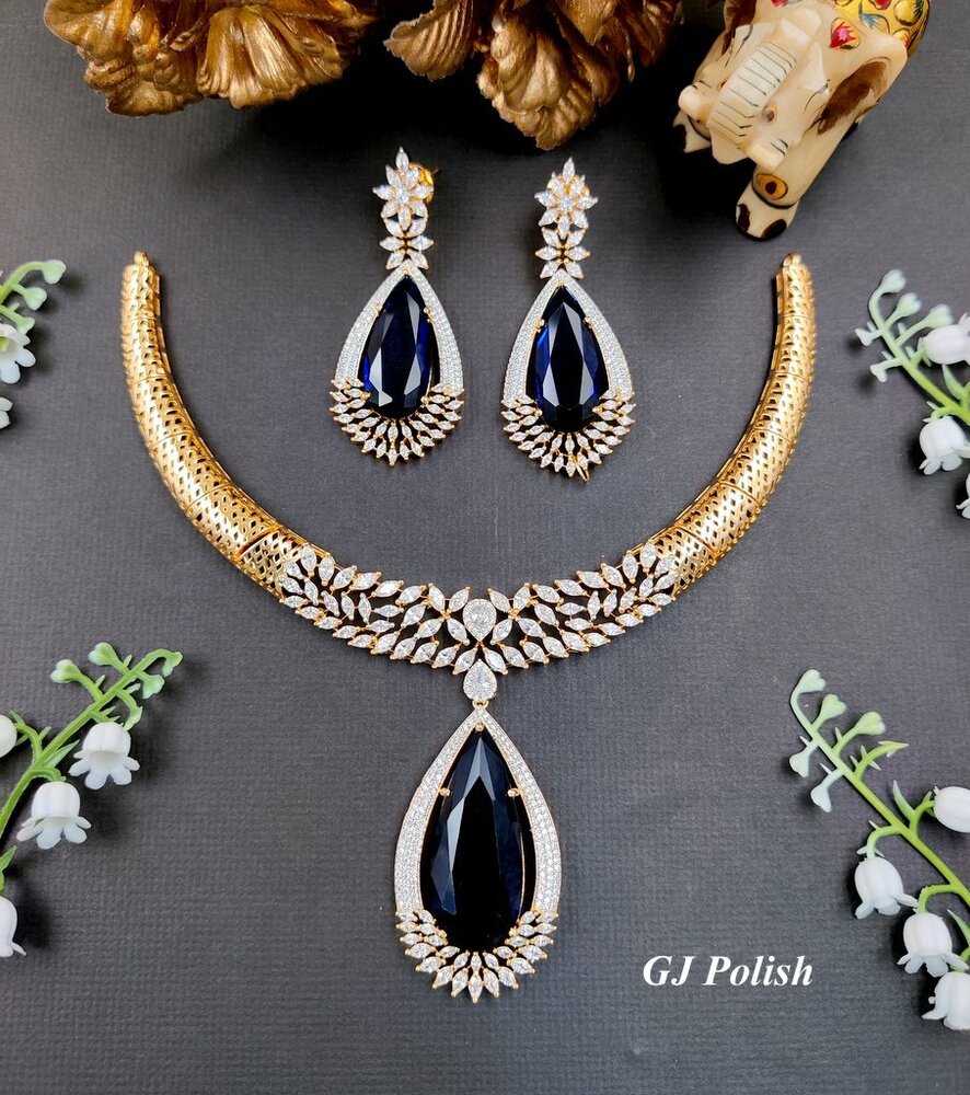 Adorned allure Ad Necklace Set