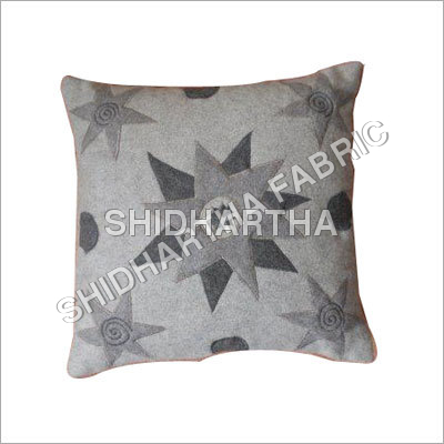 रेशमी कुशन कवर