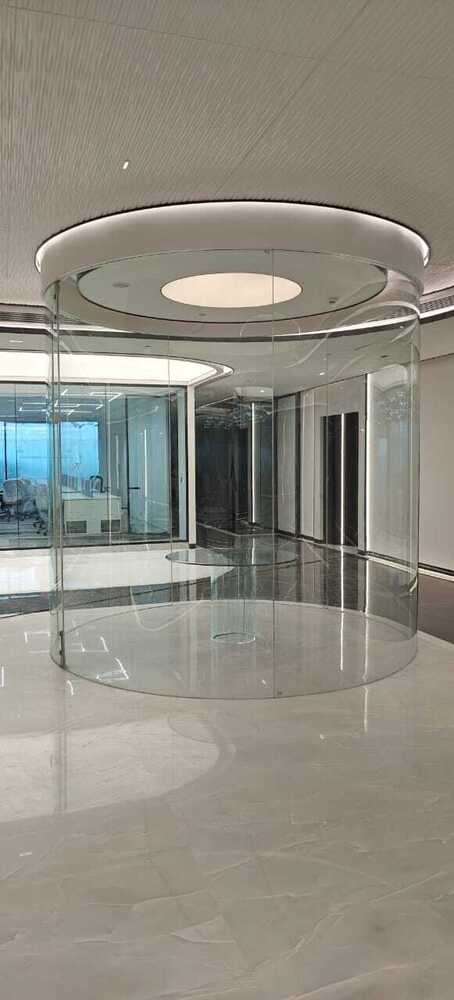 Curved Bend Glass Partition - Color: Transparent