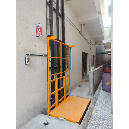 20 Feet Platform Goods Lift - Load Capacity: 2-4 Tonne