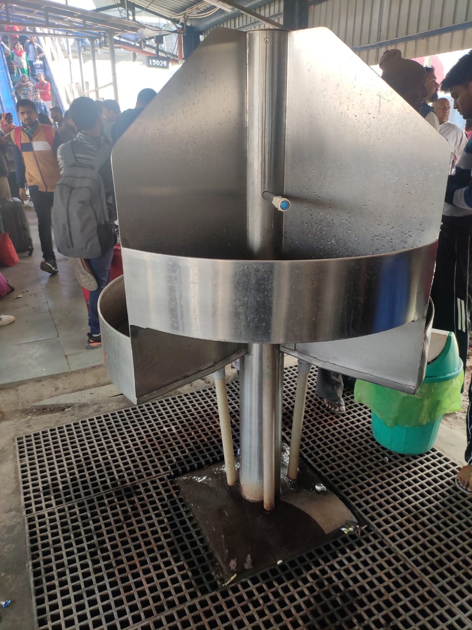 Railway Drinking Water Booth Steel - Color: Sliver