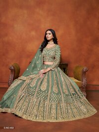 DESIGNER WEDDING WEAR LEHENGA