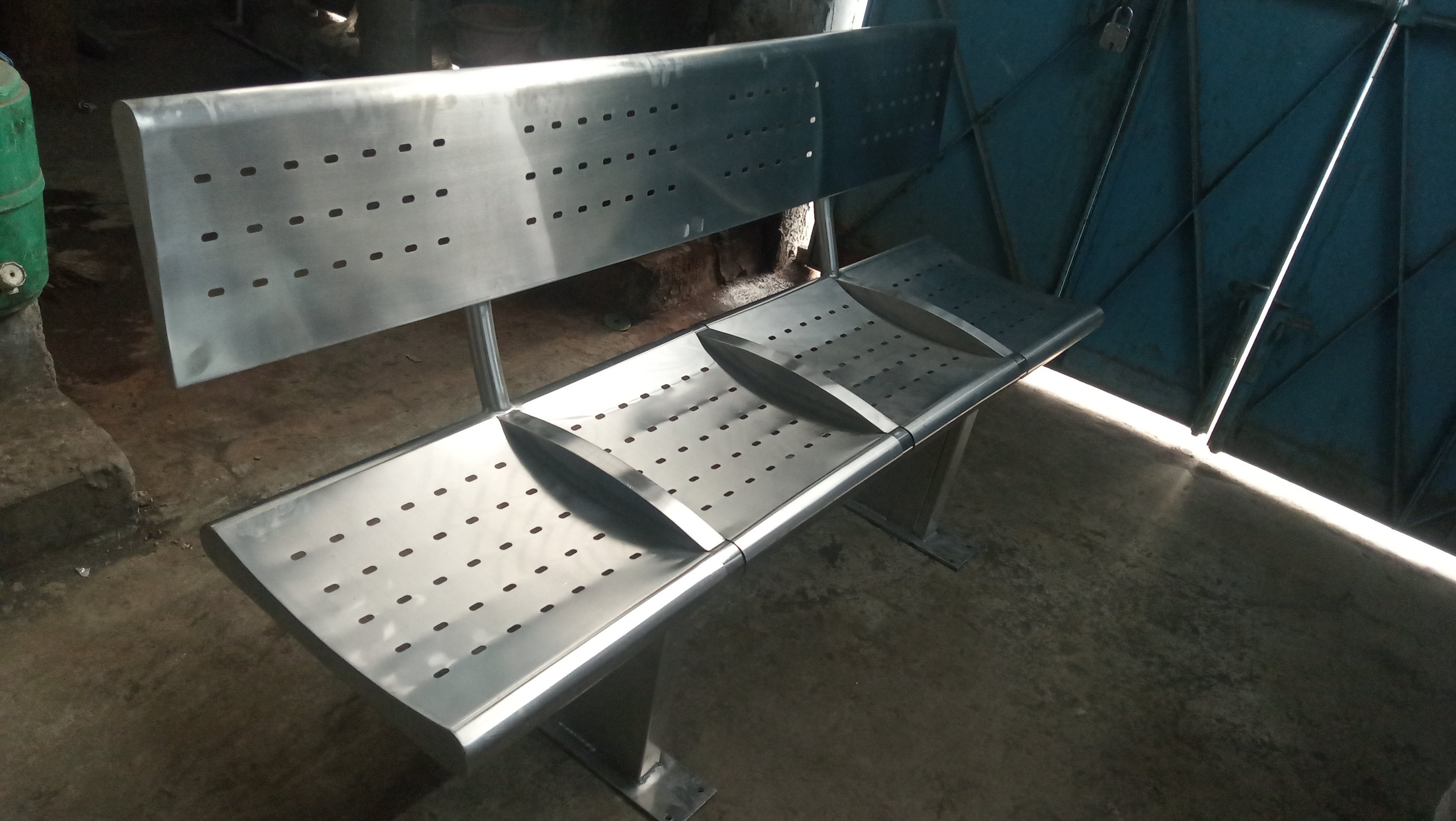 Four Seater Railway Benches - Brand Name: Adhishri Technologies