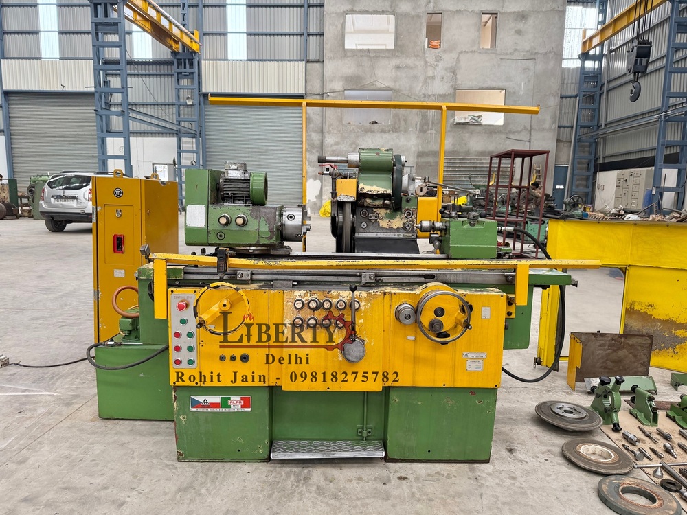 TOS BHE-925 650 mm Length Universal Cylindrical Grinder