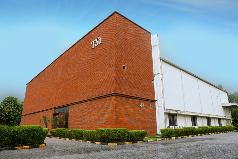 HPS Static Voltage Stabilizer with Precision (VRP)