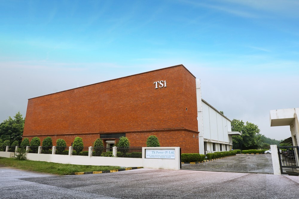 NPS Three Phase Static Voltage Stabilizer with Precision (VRP)