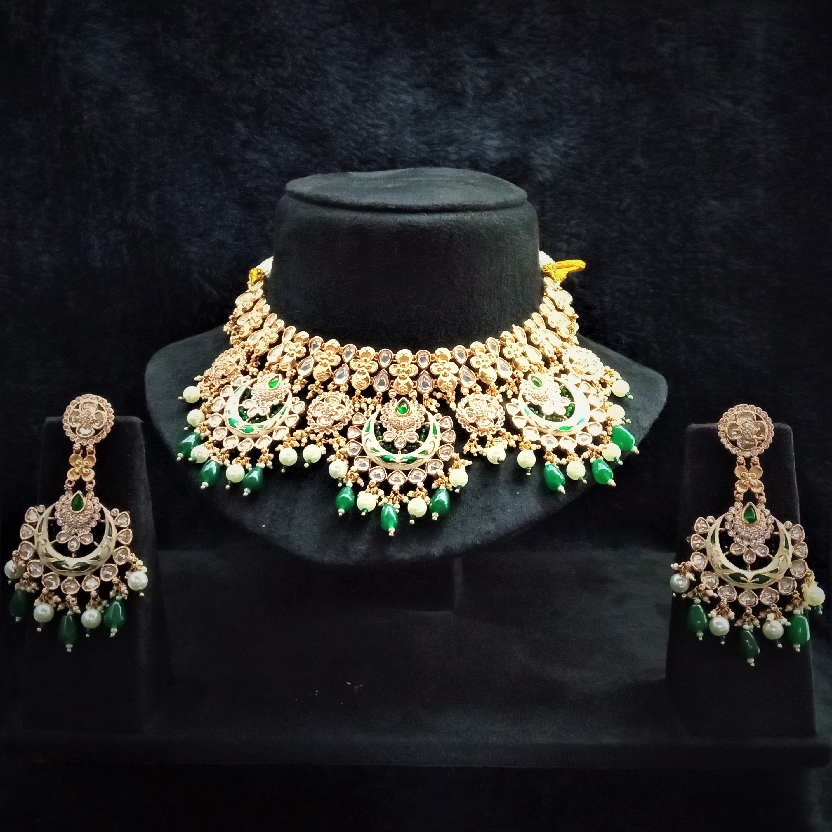 Kundan Necklace Set - Earrings Type: Stud Earrings