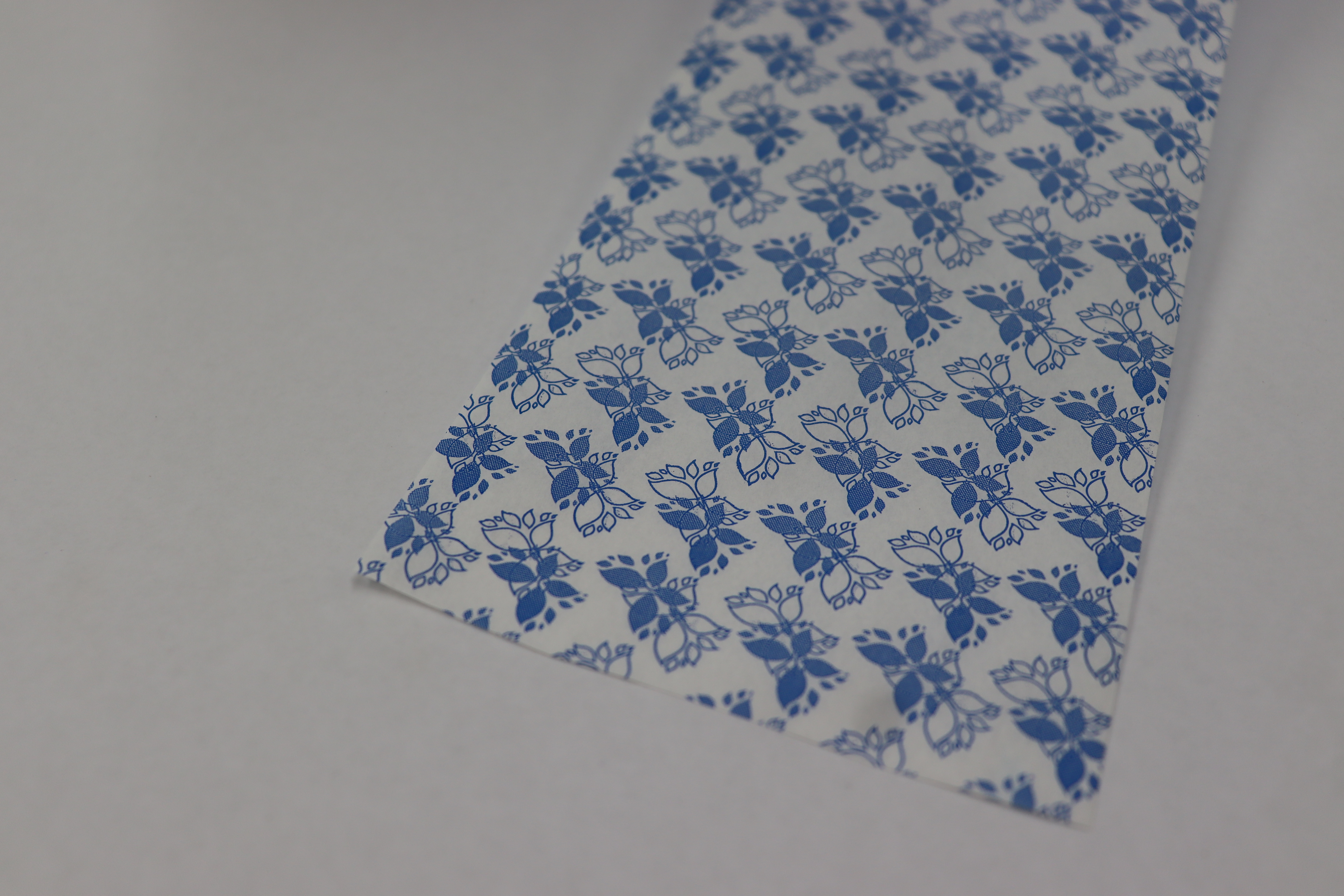 Silicon Coated Release Paper - 20x30 Inch Sheets & 20 Inch Rolls | Nonstick, Glossy Finish, Custom Sizes For Food Packaging & Adhesive Solutions