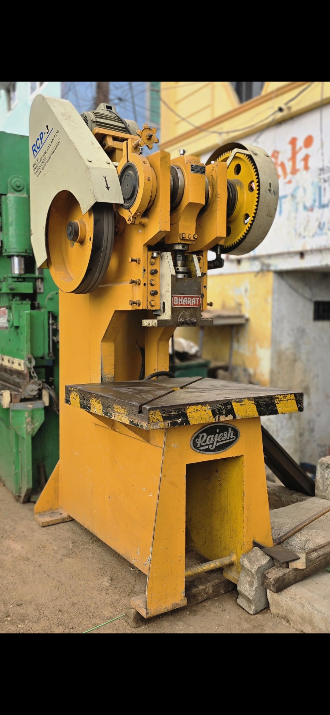 Sheet Metal Machines - Automatic Grade: Semi-automatic