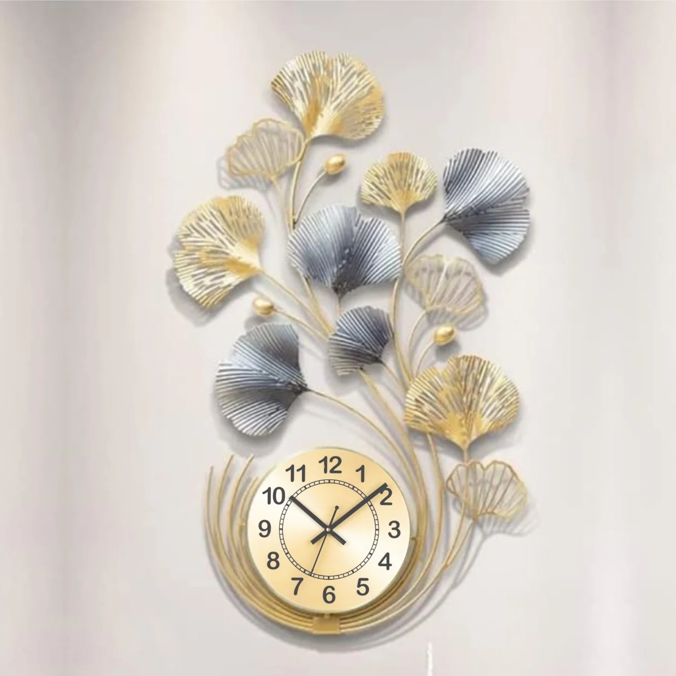 Stylish Metal Wall Clock - Color: Multicolor