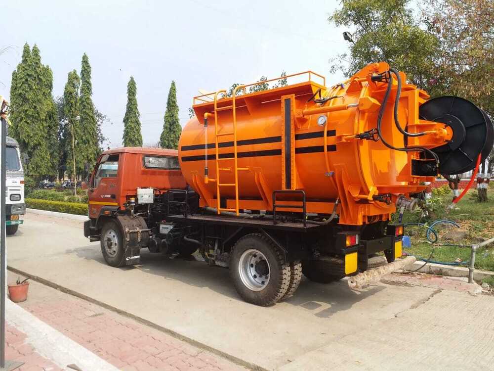 Sewer Suction cum Jetting High Pressure Machine 6000 Liter