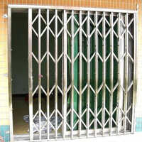 Ms Collapsible Gates - Color: Black