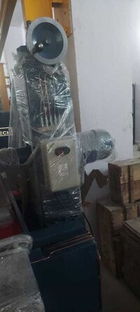 Surface Grinding Machine - Capacity: 200 Kg