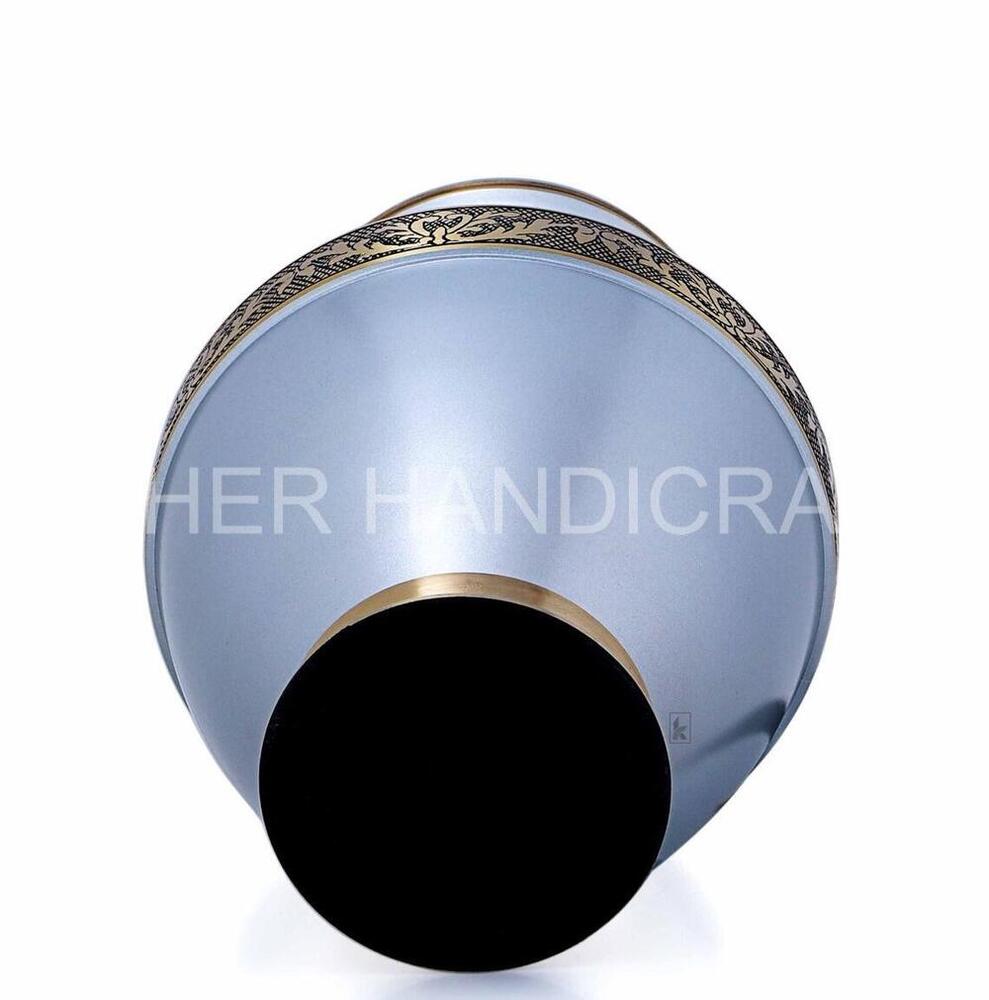 Manufacturer of Brass Cremation Urns from India