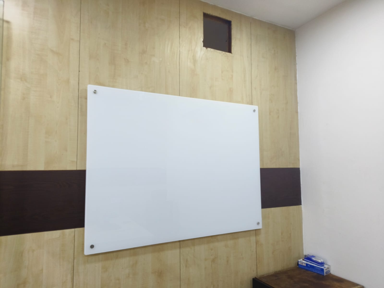White Non Magnetic Glass Writing Board