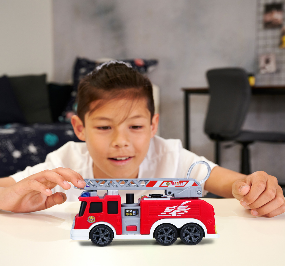 Dickie Light & Sound Vehicle - Fire Truck - Color: Multicolor