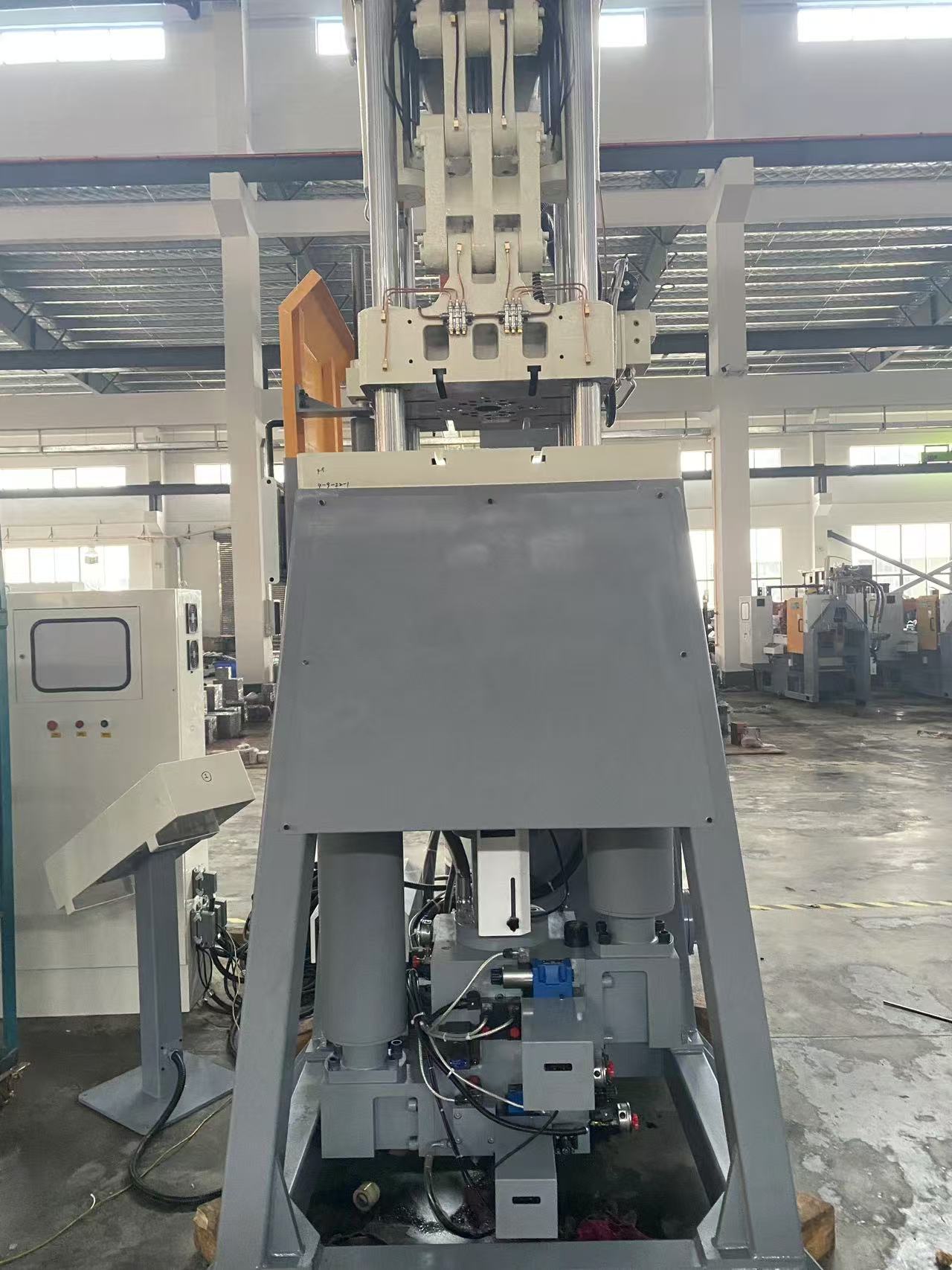 Vertical Die Casting Machine