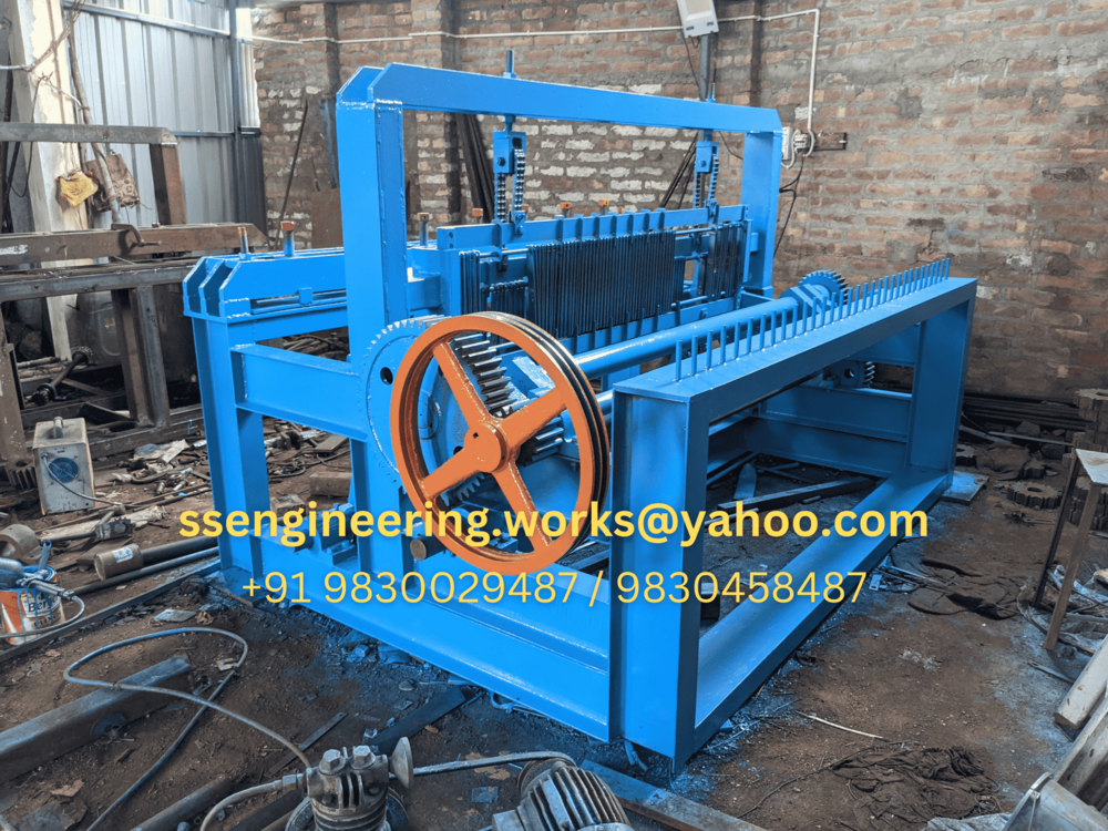 Industrial Mechanical Crimped Wire Mesh Machine - Voltage: 200 Volt (V)