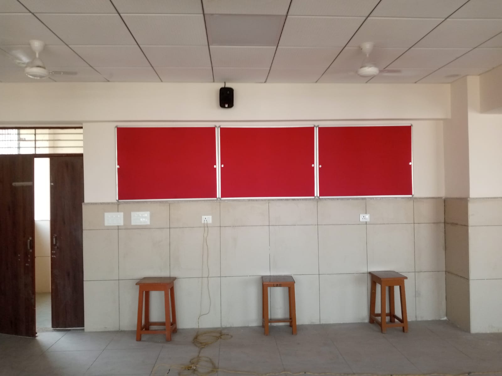 Soft Board Pin Board - Material: Satin-finish Alloy Aluminium