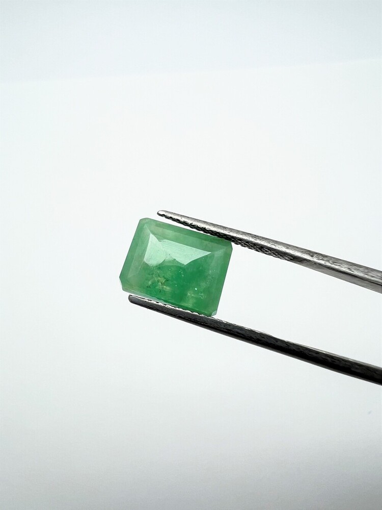 Emerald Sakota Gemstone