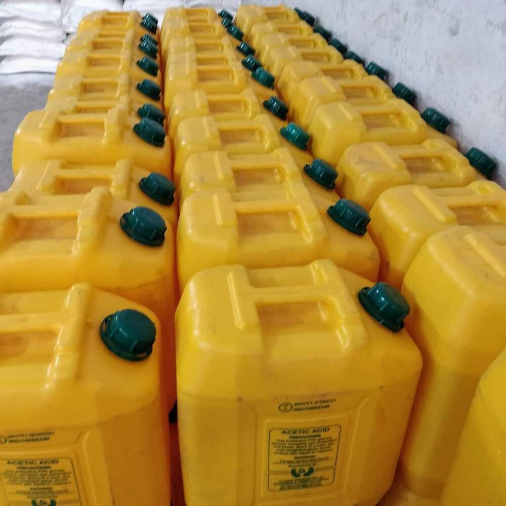 ACETIC ACID 99.9 %