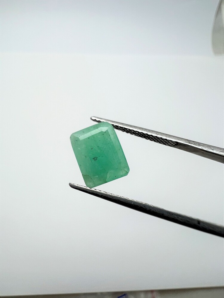 Emerald Gemstone 2.65ct - Color: Green