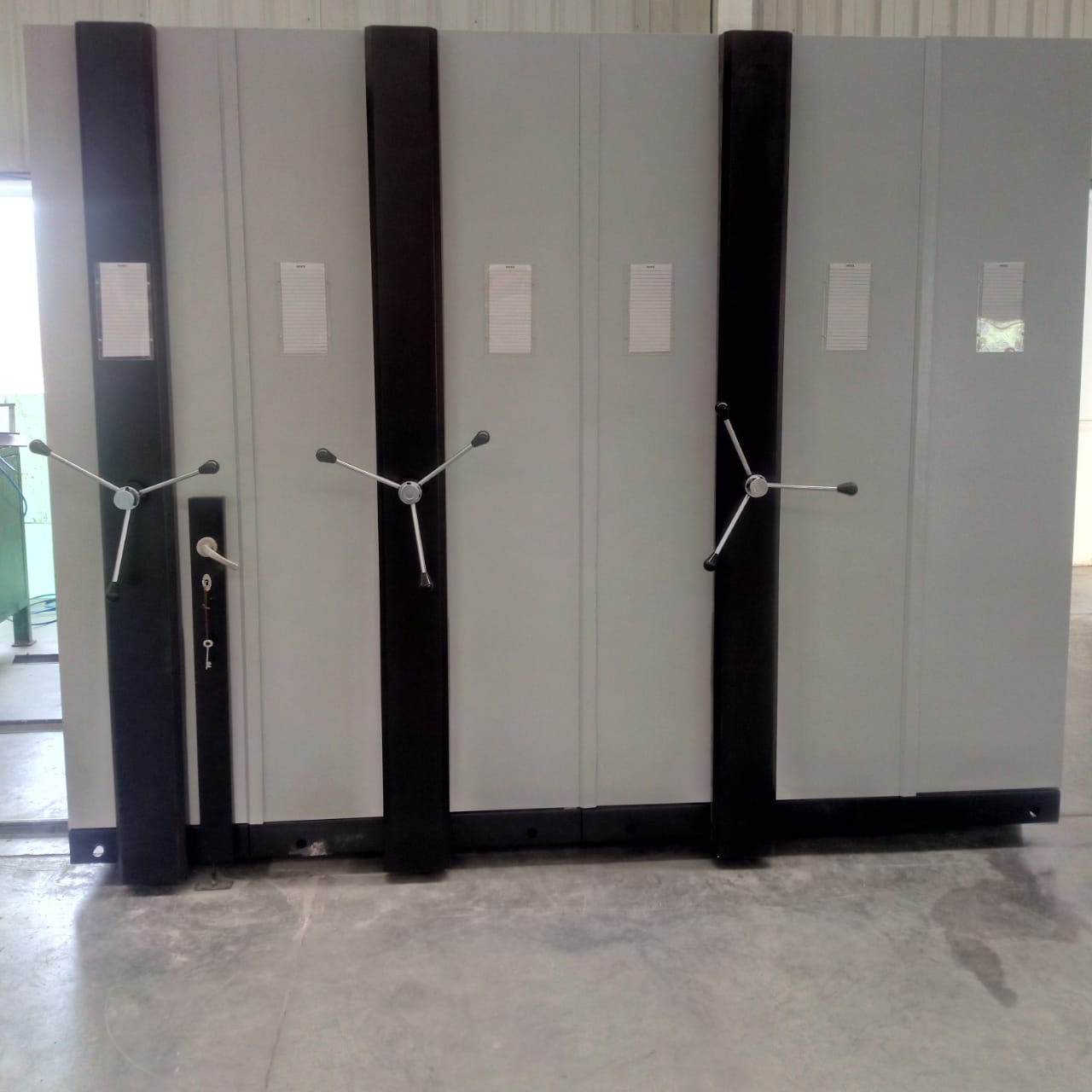 Pharma Compactor - Material: Steel