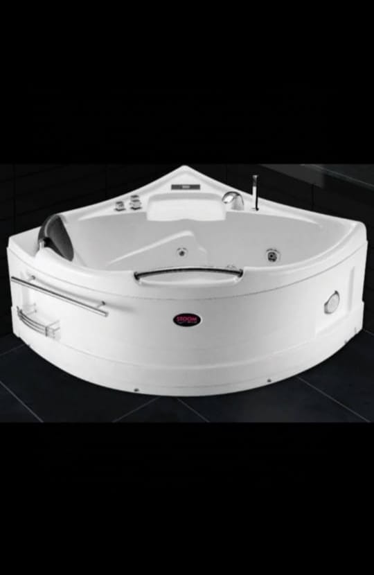 Corner bath tub