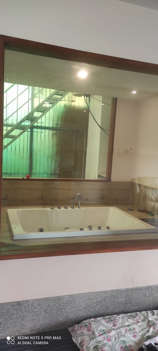 Hydrotherapy Bathtub