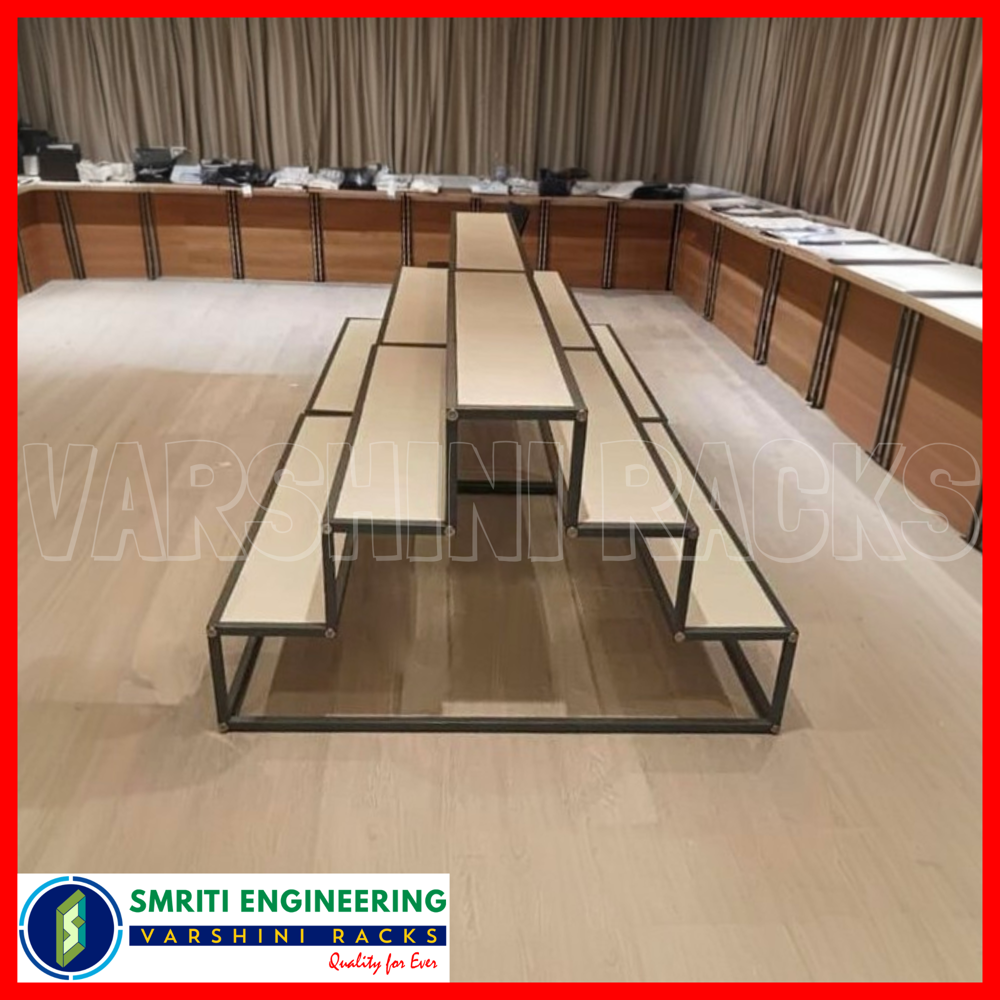 Garment Nesting Display Tables - Capacity: 100 Kg