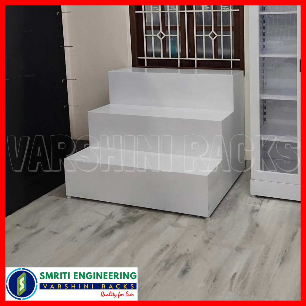 Step Display Rack