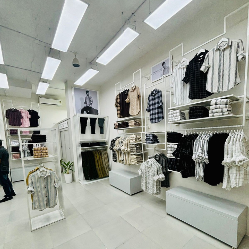 Garment Shop Display Rack - Feature: Corrosion Resistant