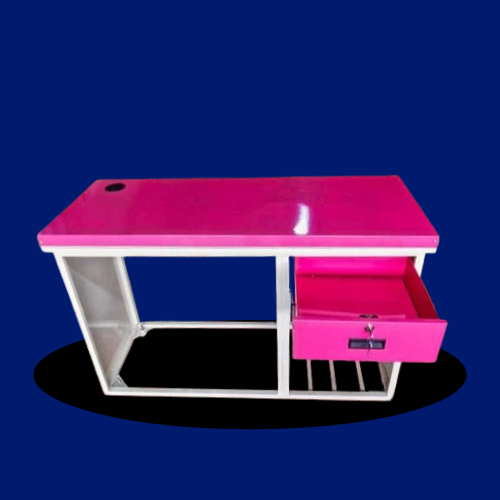 कार्यालय का कंप्यूटर टेबल