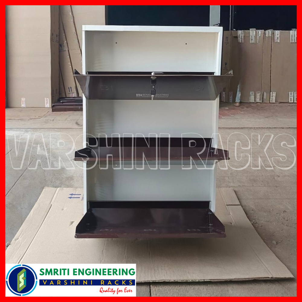 Wall Mounted Shoe Racks - 3 Shelves - Color: Silvar